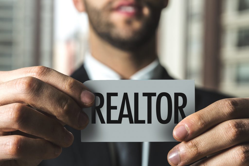 CHOOSING THE RIGHT REAL ESTATE AGENT OR TEAM